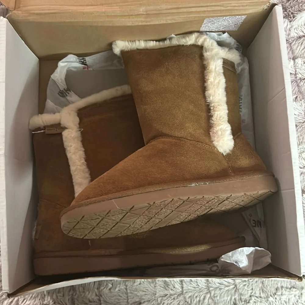 Minnetonka Women's Suede Boots size 7